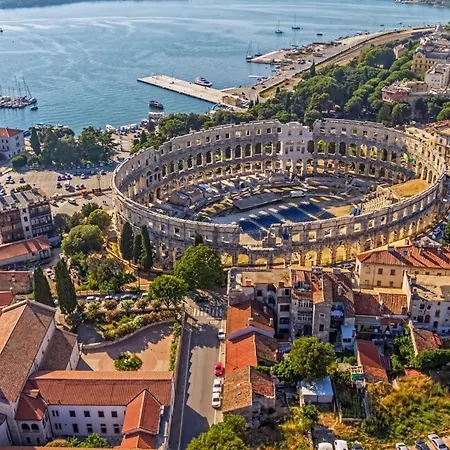 Toni In - Istrien * Pula