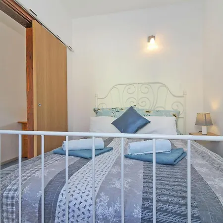 Toni In - Istrien 3* プーラ